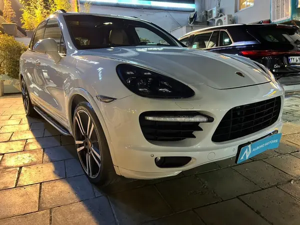 پورشه، کاین