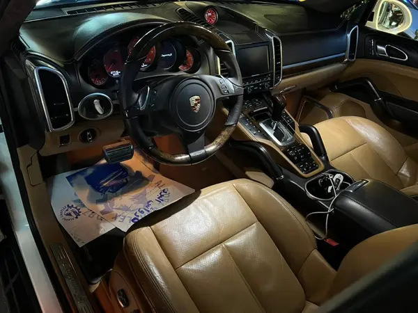 پورشه، کاین