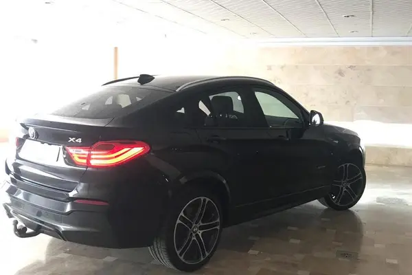 ب ام و، X4