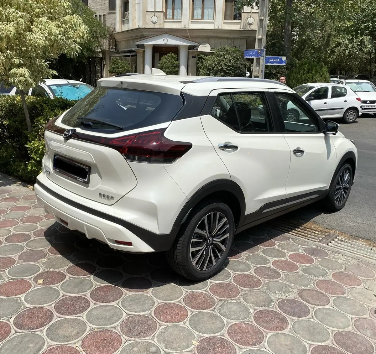نیسان  کیکس