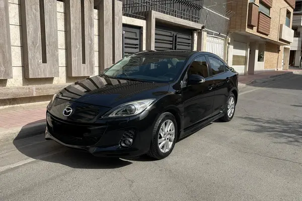 مزدا، 3 نیو صندوق دار