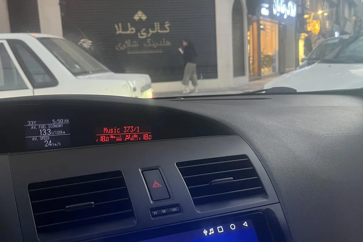 مزدا،  3 نیو صندوق دار