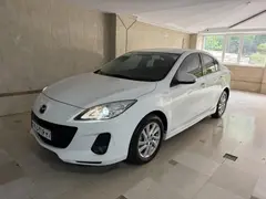 مزدا، 3 نیو صندوق دار
