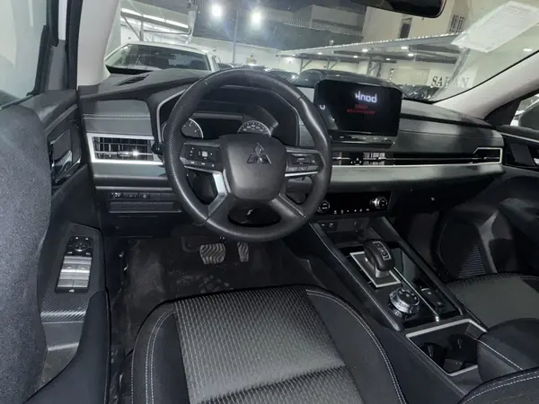 میتسوبیشی، اوتلندر