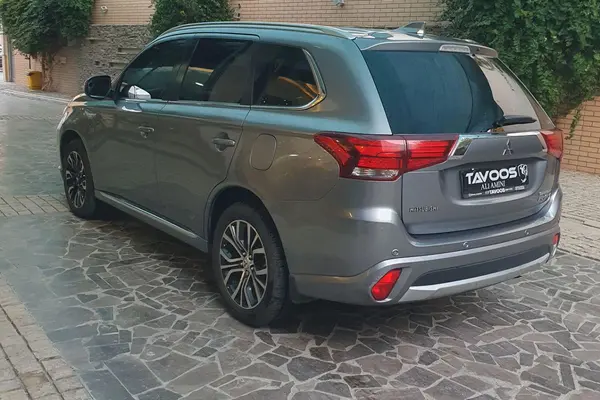 میتسوبیشی  اوتلندر PHEV