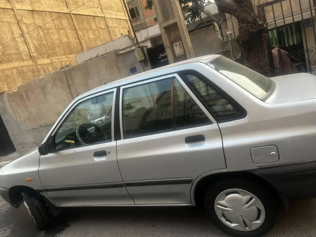 پراید،  صندوق دار