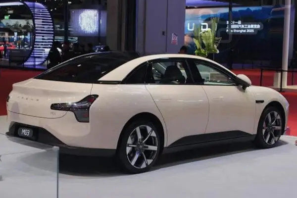 حواله ایکس پنگ، مونا M03