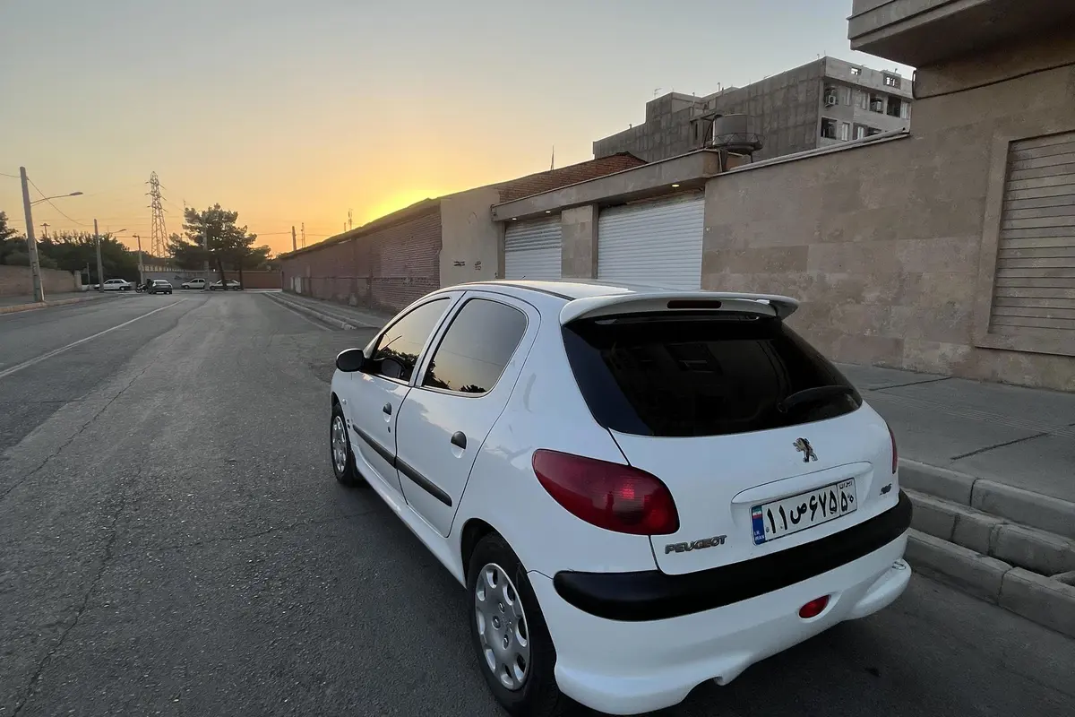 پژو،  206