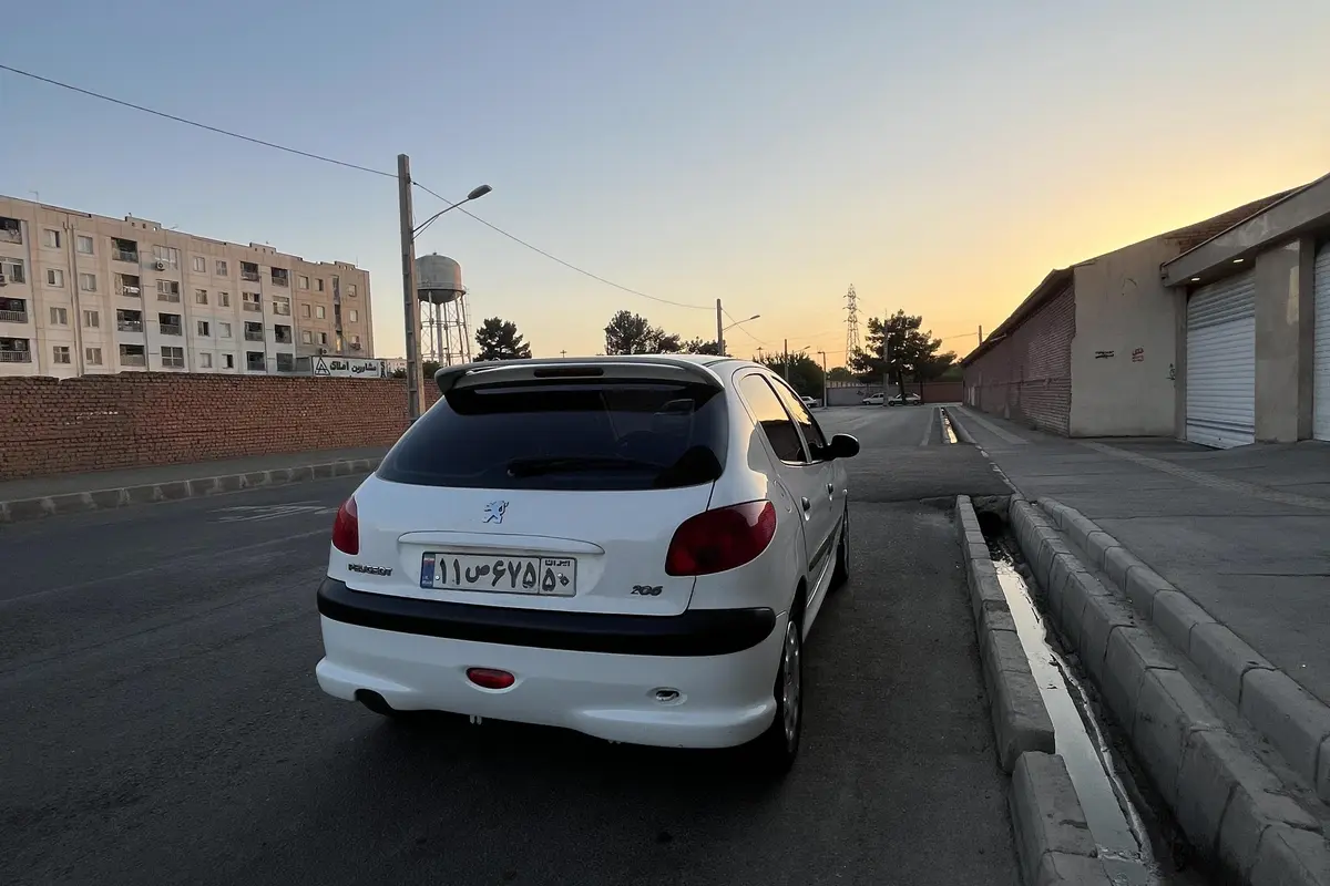 پژو،  206