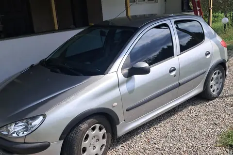 پژو، 206