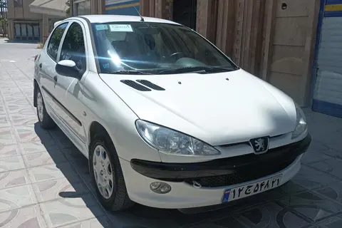 پژو، 206