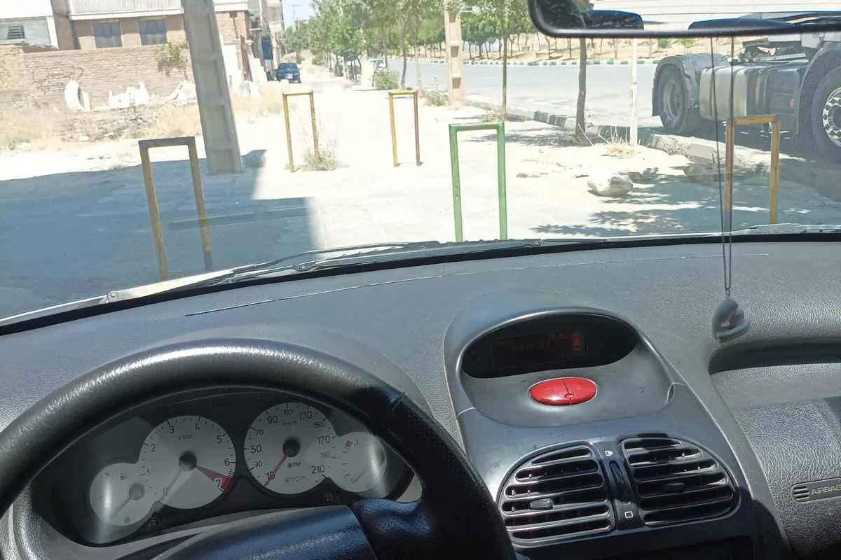 پژو،  206