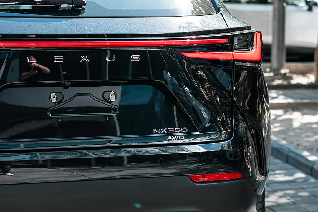 لکسوس،  NX
