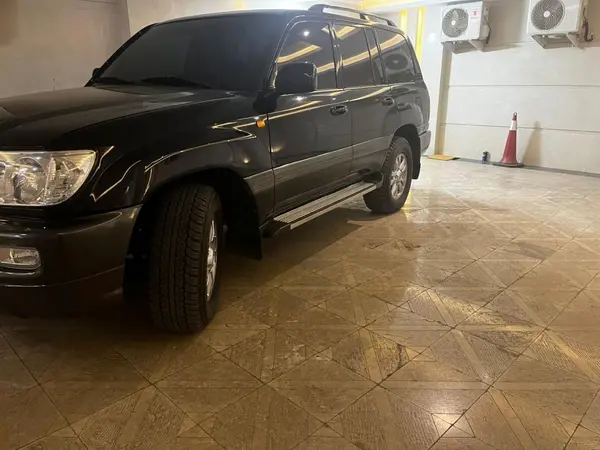 تویوتا، لندکروز چهار در