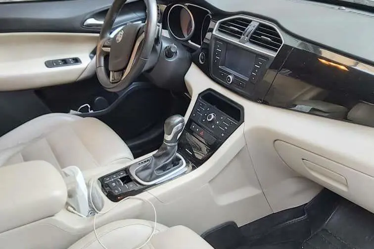 ام جی،  GS