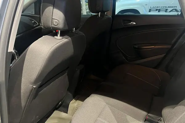 اپل، آسترا هاچ بک