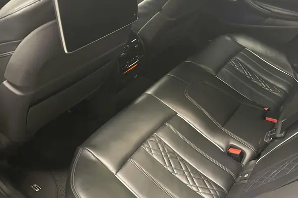 ب ام و، سری 5 سدان