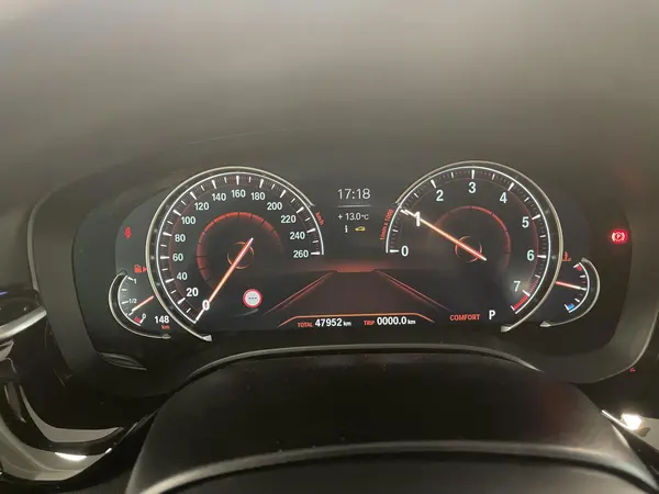 ب ام و، سری 5 سدان