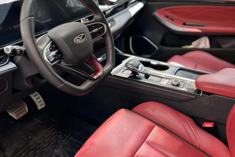 فونیکس،  آریزو 6 جی تی (Z6 GT)