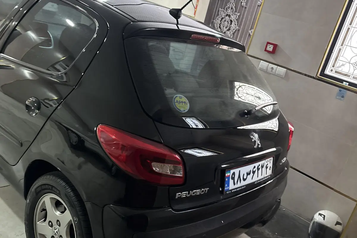 پژو،  207