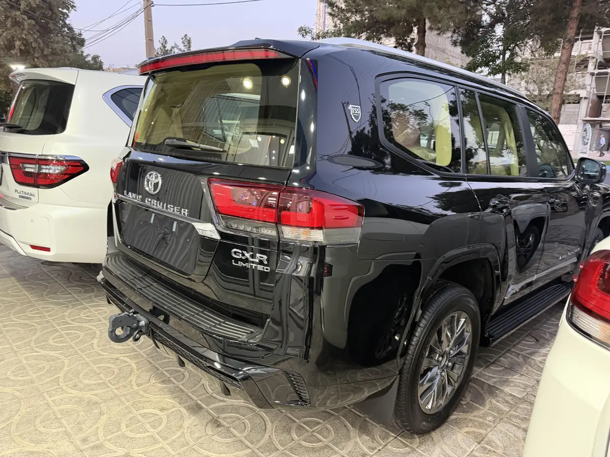 تویوتا،  لندکروز چهار در