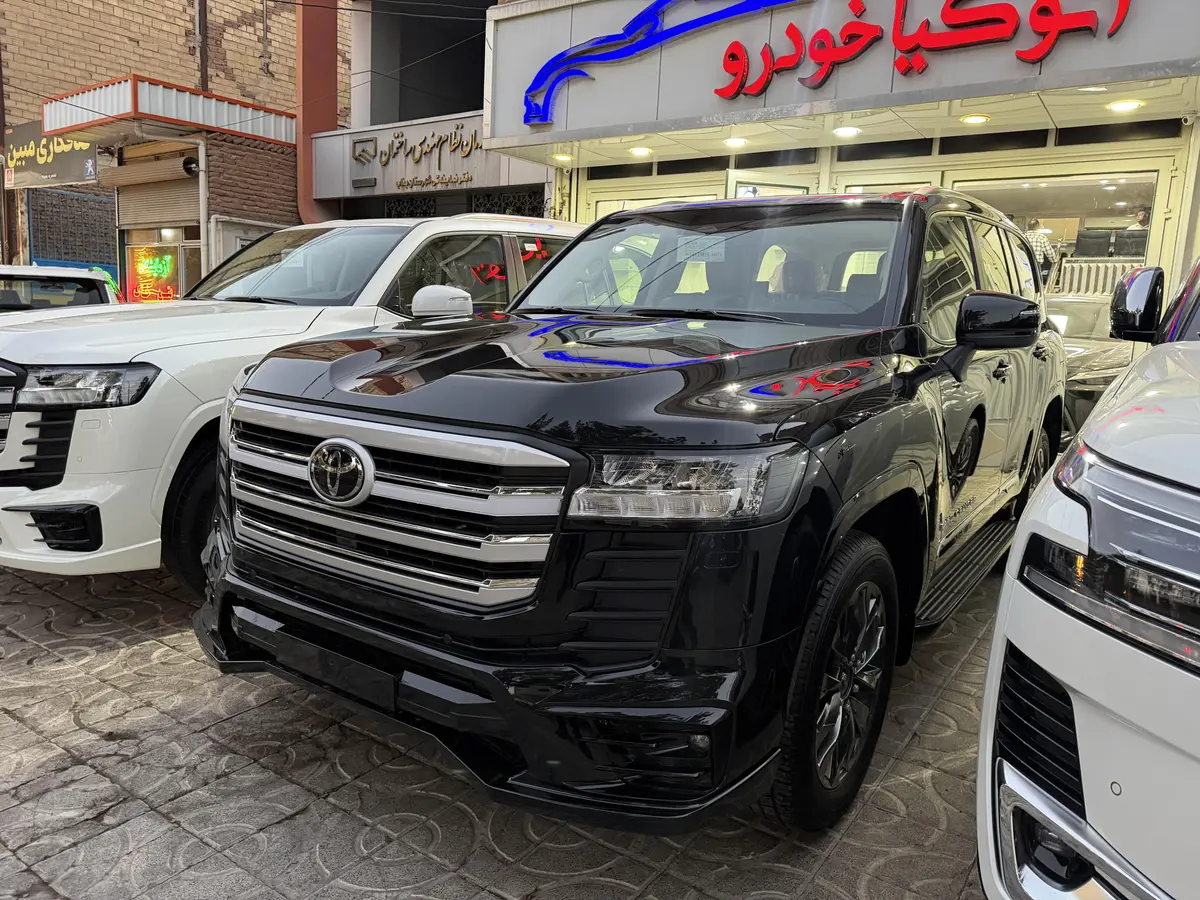 تویوتا،  لندکروز چهار در