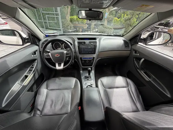 جیلی، امگرند X7