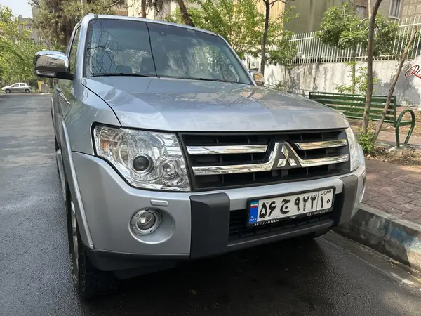 میتسوبیشی  پاجرو دو در