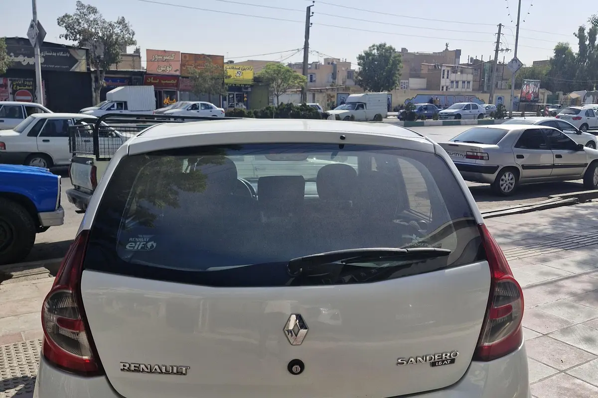 رنو،  ساندرو