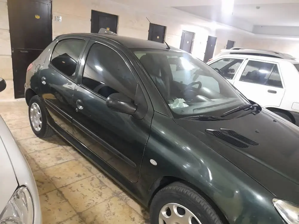 پژو،  206