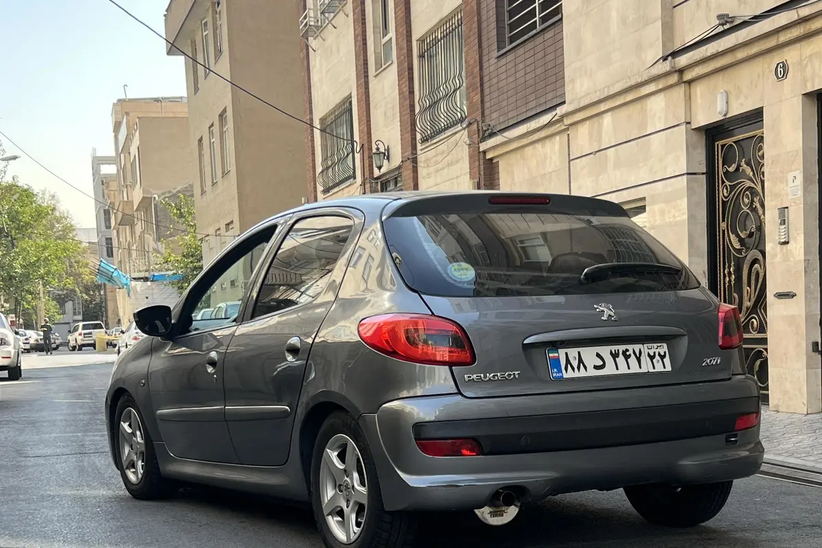 پژو،  207