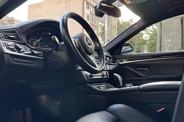 ب ام و، سری 5 سدان