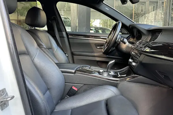 ب ام و، سری 5 سدان