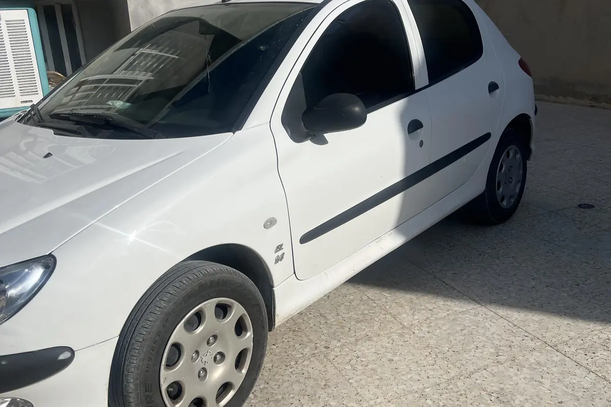 پژو،  206