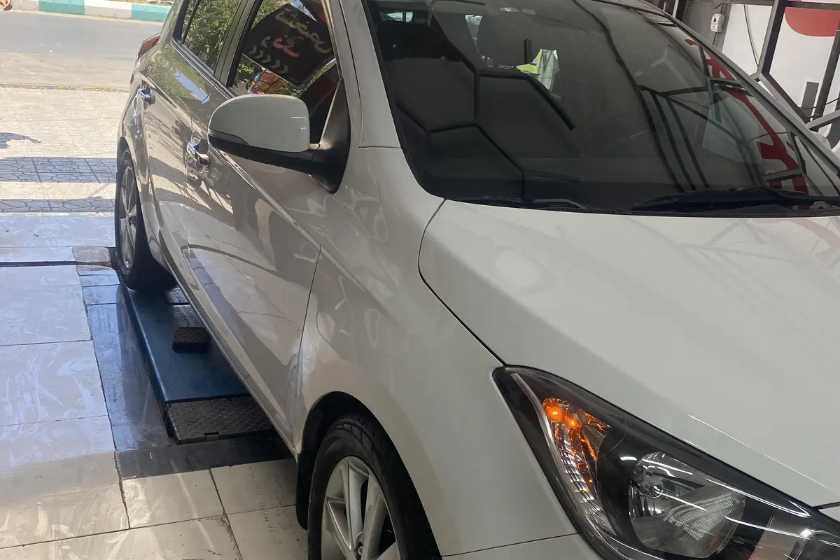 هیوندای  i20