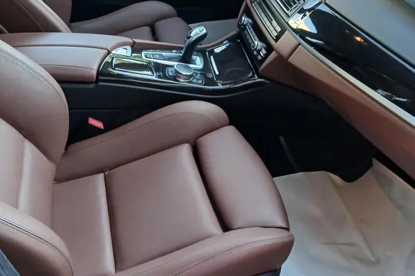 ب ام و، سری 5 سدان