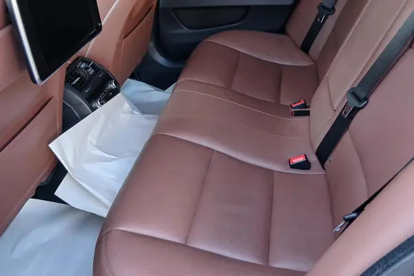 ب ام و، سری 5 سدان