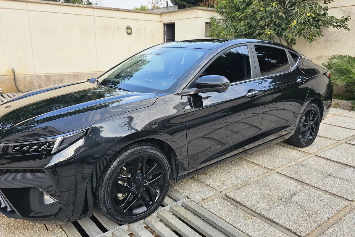 کی ام سی،  J7
