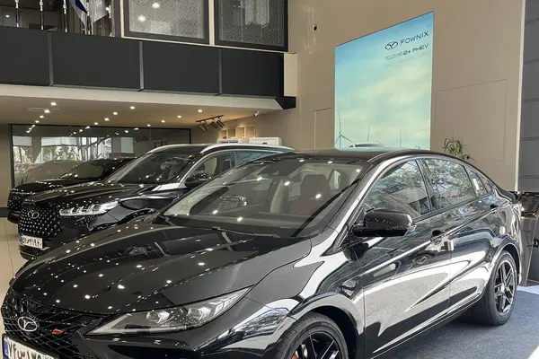 فونیکس، آریزو 6 جی تی (Z6 GT)