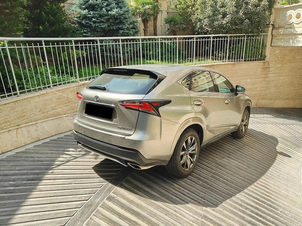 لکسوس،  NX