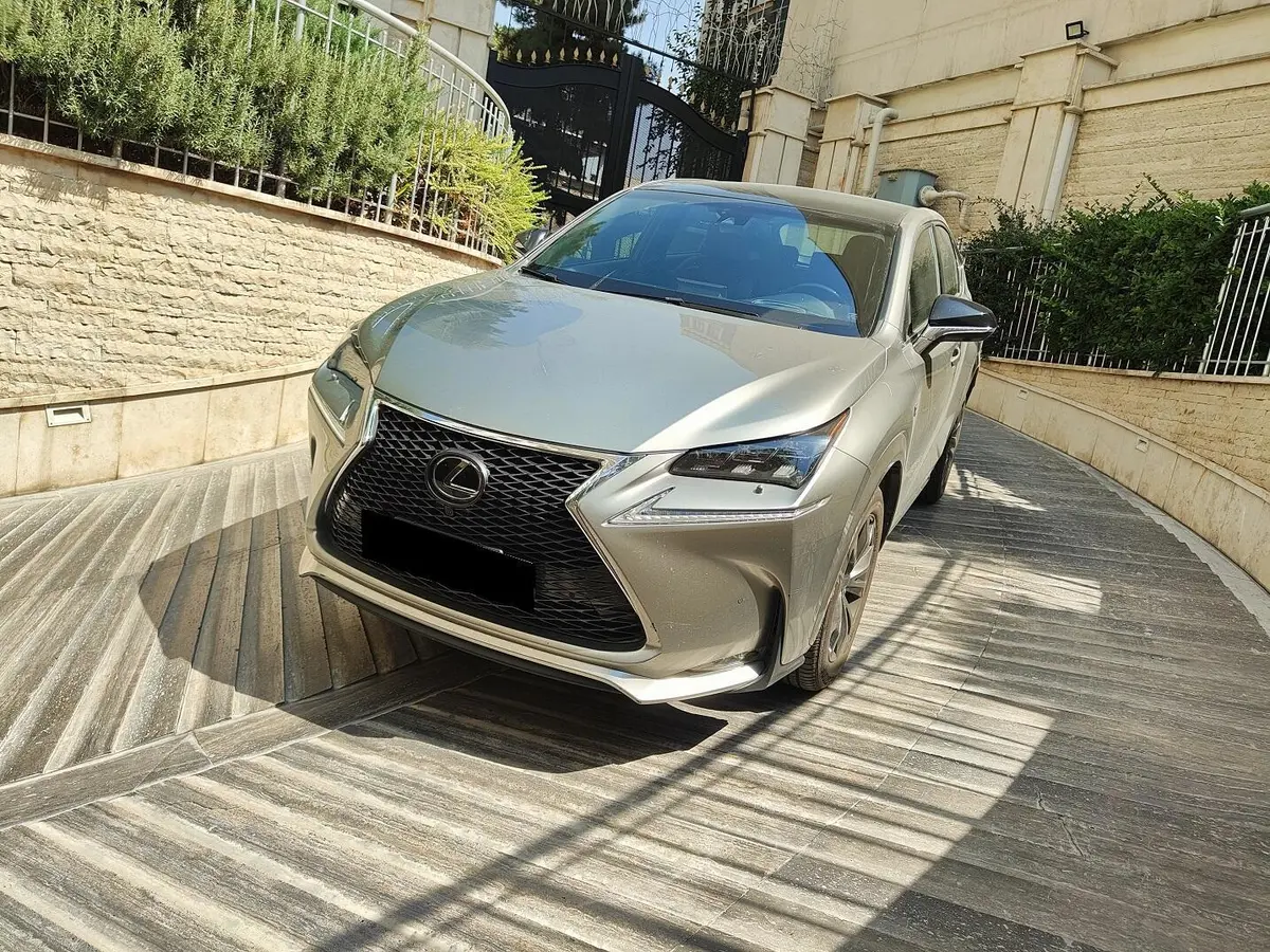 لکسوس،  NX