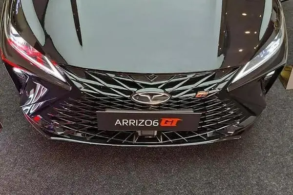 فونیکس، آریزو 6 جی تی (Z6 GT)