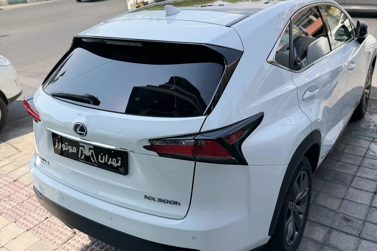 لکسوس،  NX