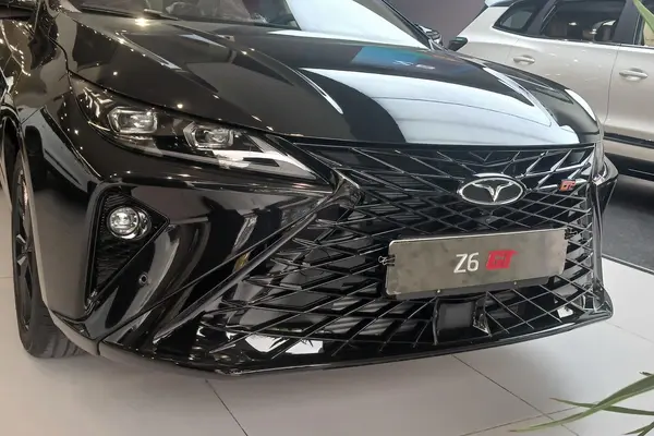 فونیکس، آریزو 6 جی تی (Z6 GT)