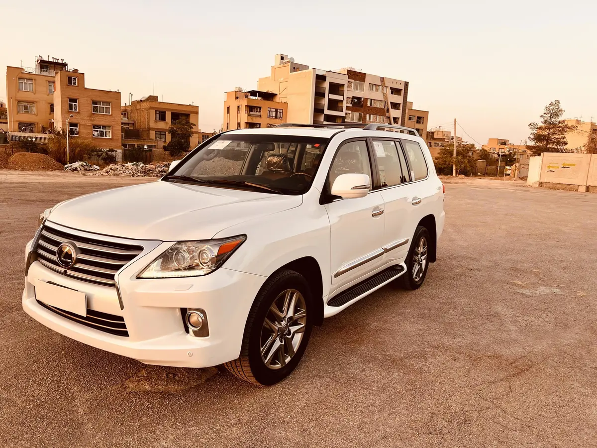 لکسوس،  LX