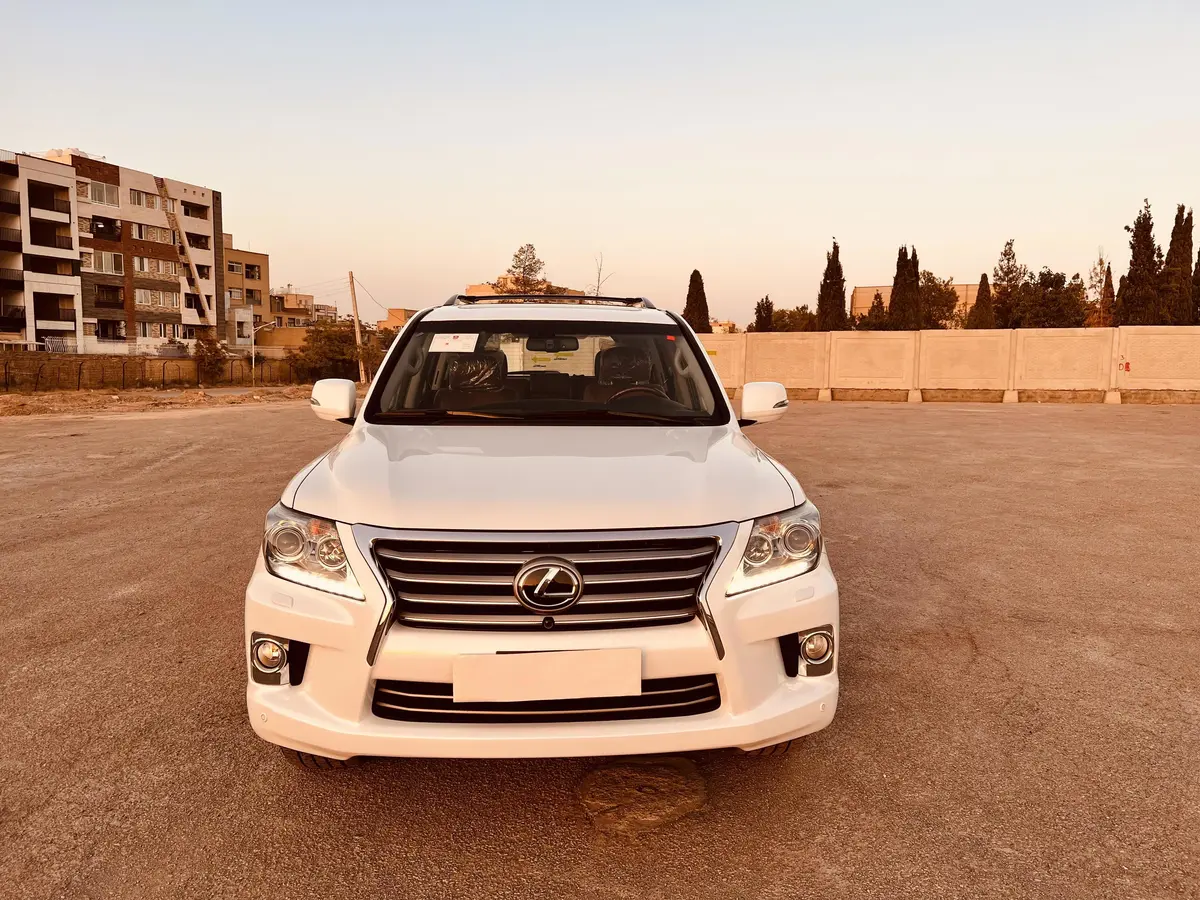 لکسوس،  LX