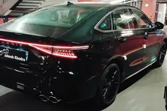 فونیکس، آریزو 8 هیبرید (Z8 PHEV)