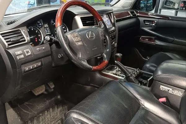 لکسوس  LX