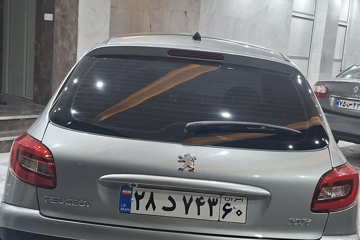 پژو،  207
