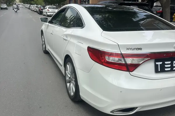 هیوندای  آزرا (گرنجور)